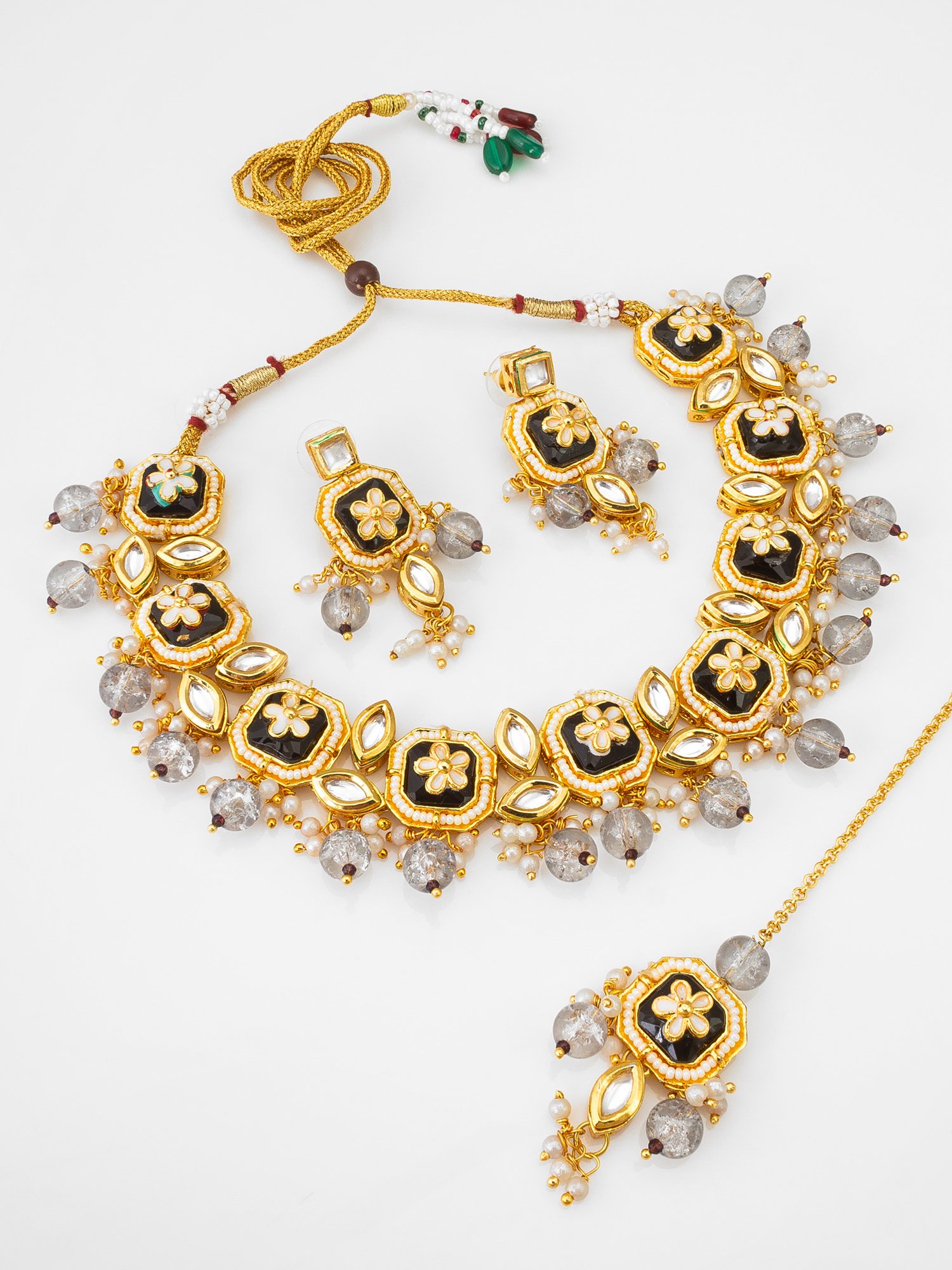 Golden Blossom Necklace Set – The Perfect Blend of Nature and Elegance