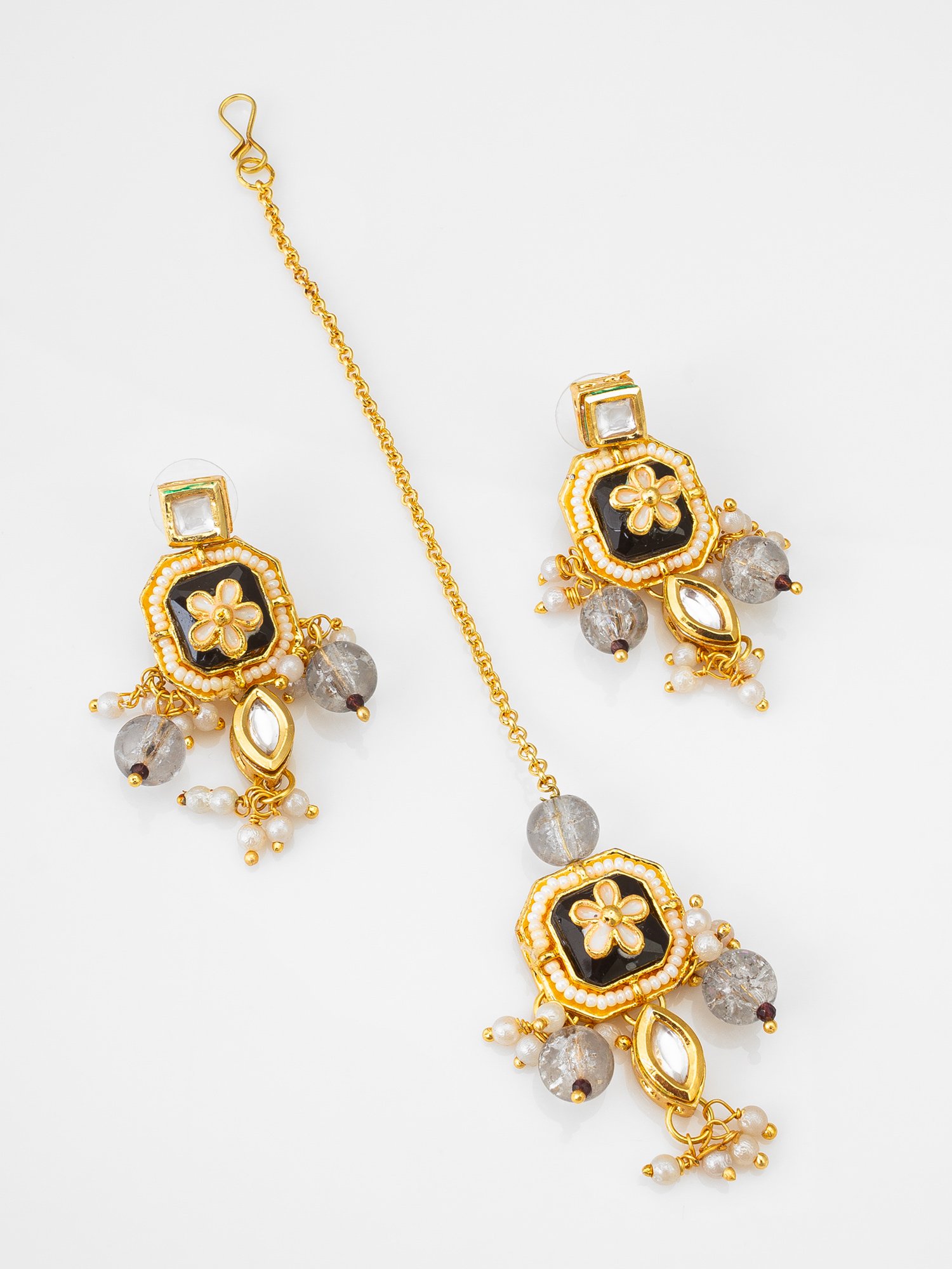 Golden Blossom Necklace Set – The Perfect Blend of Nature and Elegance