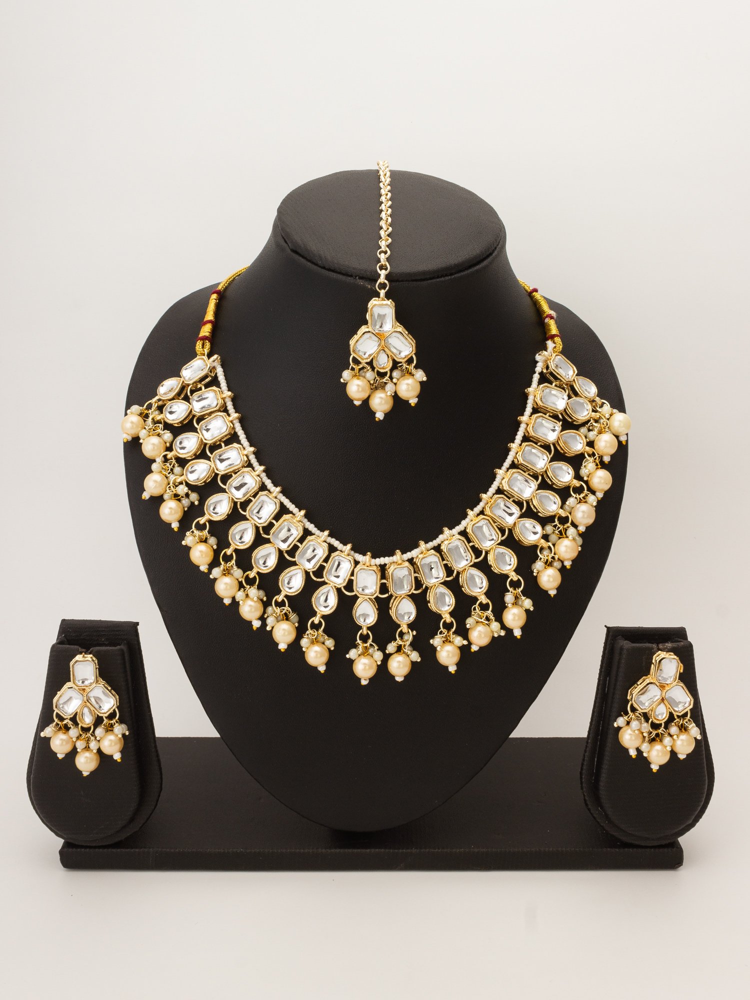 Golden Luxe Necklace Set – A Statement of Pure Elegance