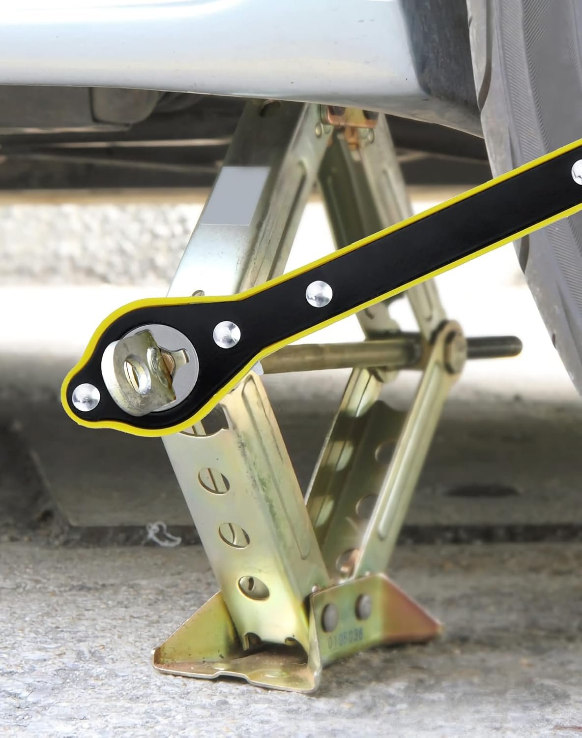 Universal Car Ratchet Wrench with Accessories – Durable Multi-Function Tool for Cars